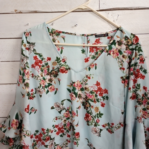 Floral Print Bell Sleeve Top - Picture 5 of 11